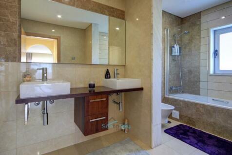 en-suite bathroom