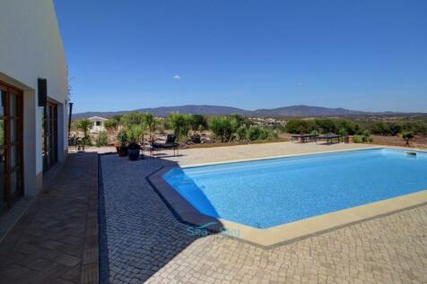 pool terrace from living area