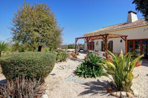 beautifully landscaped low maintenance gardens