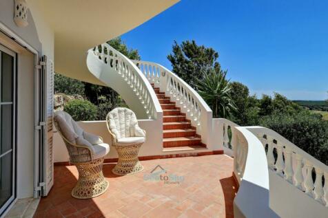 balcony overlooking the pool