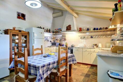 kitchen with air-conditioning