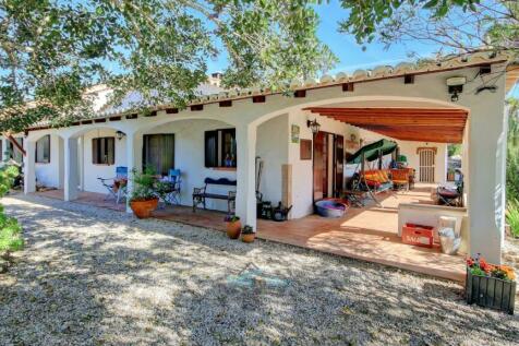 wraparound covered terrace