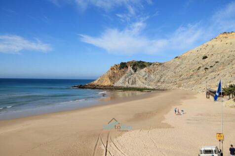 35 minute walk to burgau beach