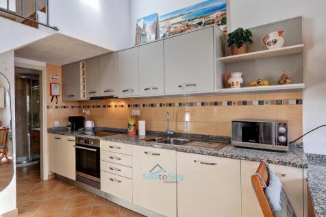 fitted kitchen