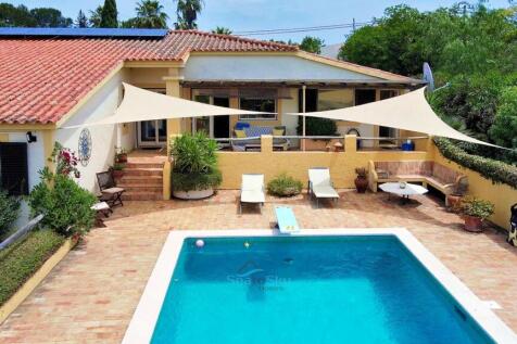 poolside terrace
