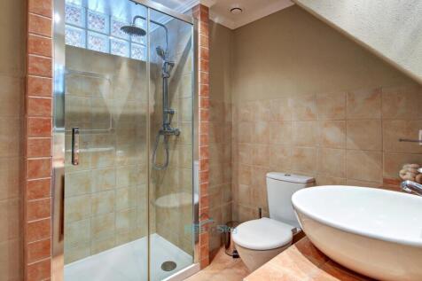 family shower room