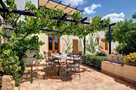 al-fresco dining