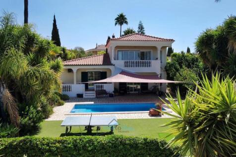 beautiful villa and pool