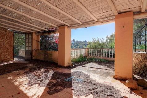 covered terrace