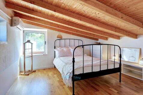 bedroom 4, upstairs