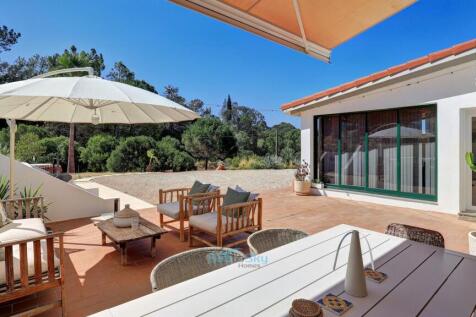 outside dining area