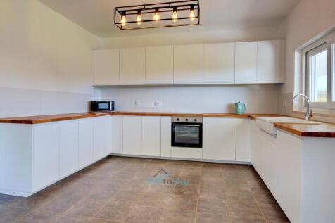 fitted kitchen