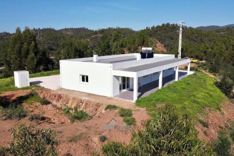 plenty of space for a swimming pool