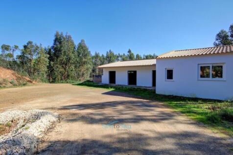 annex with 2 rooms and a shower room