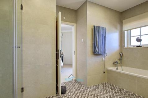 en-suite bathroom