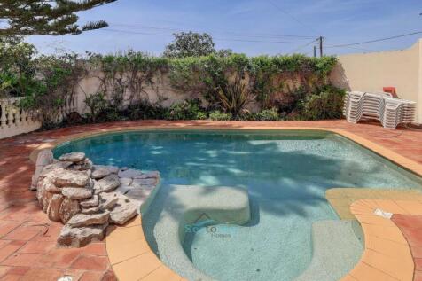 pebble-finish pool