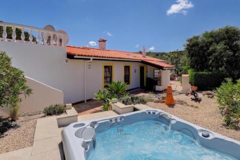 jacuzzi area
