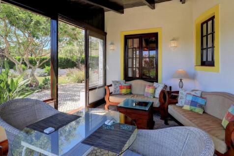 covered lounge terrace