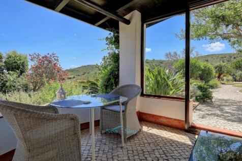 covered lounge terrace