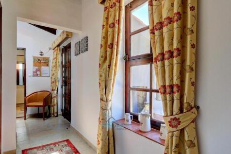 hall to bedroom