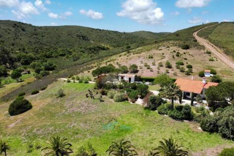 villa &amp; sloping land