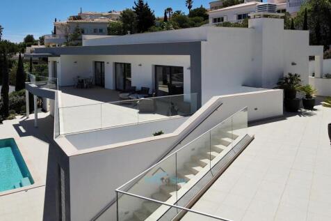 large upper terrace