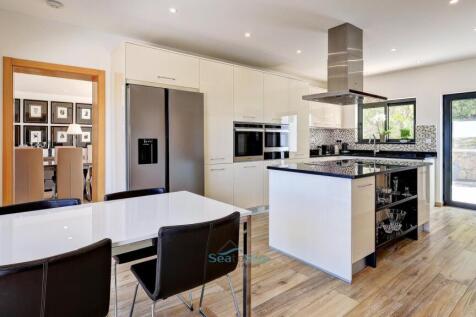 island &amp; breakfast area
