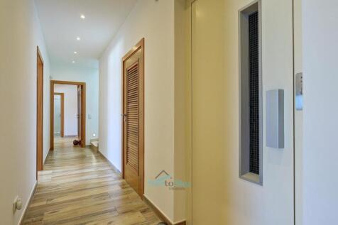 bedrooms on the lower level