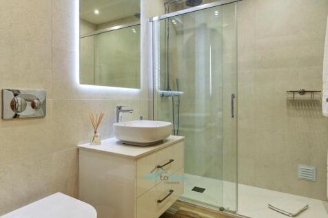en suite bathroom