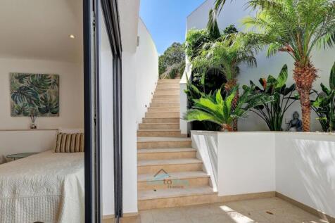 access to private garden