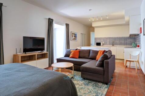 1st floor studio apartment