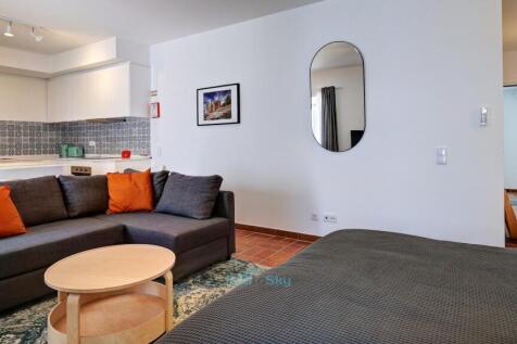 with sitting area