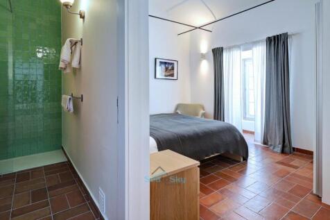 bedroom suite