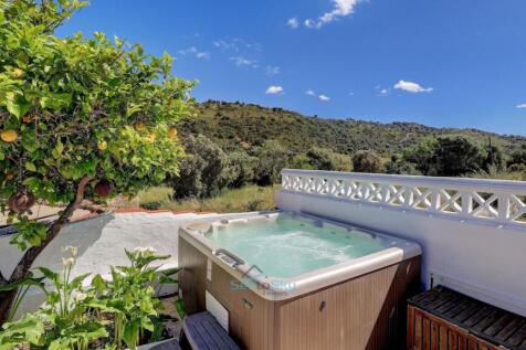 jacuzzi with countryside view