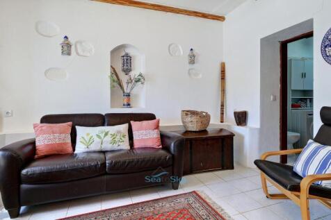 bedroom 4 or 2nd lounge