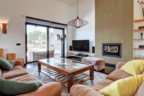 patio door to large covered terrace