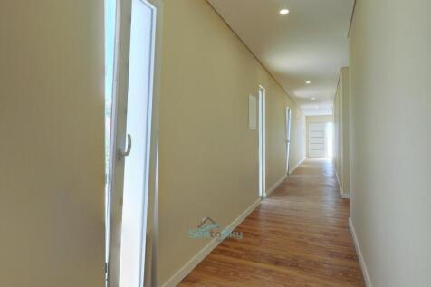 entrance hall with lots of light