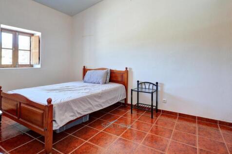1st bedroom