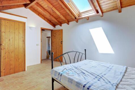 1st bedroom