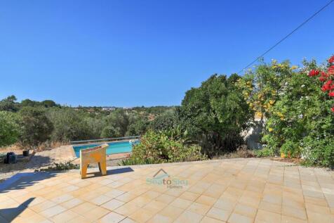 pool-side terrace