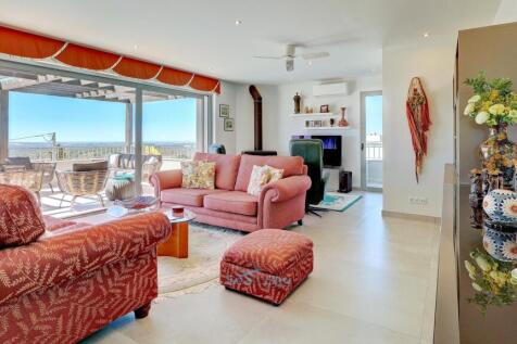 lounge area