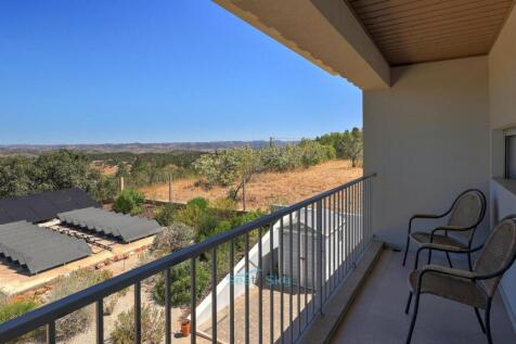balcony off kitchen