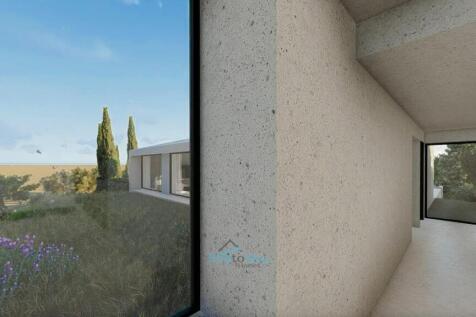 plenty of windows to capture the views