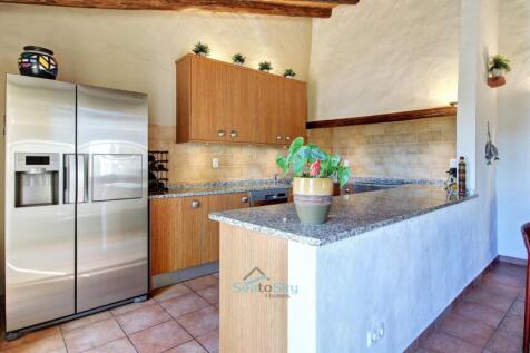 spacious kitchen