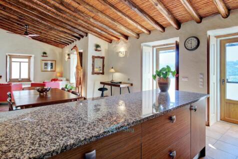 plenty of counterspace