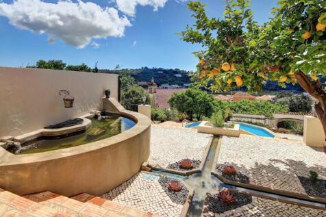 pond (over cisterna) and rills