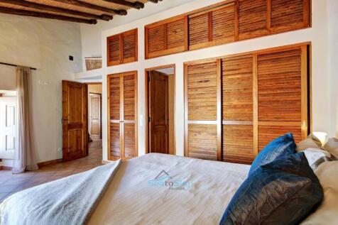 with plenty of wardrobes