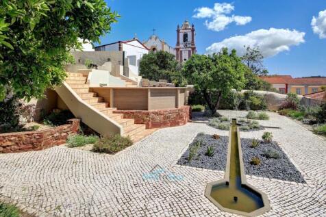 rills and natural stone walls