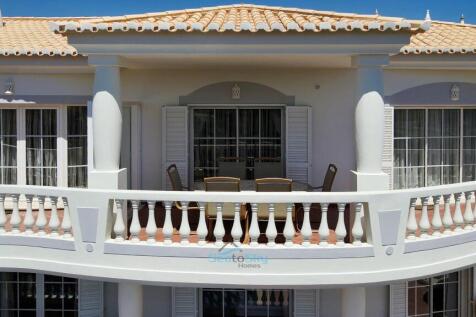 covered dining balcony