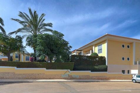 ample visitor parking in the street